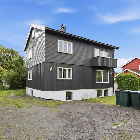 Fin Sentralt I Byen 2 Soverom 4 Sengeplasser Apartment