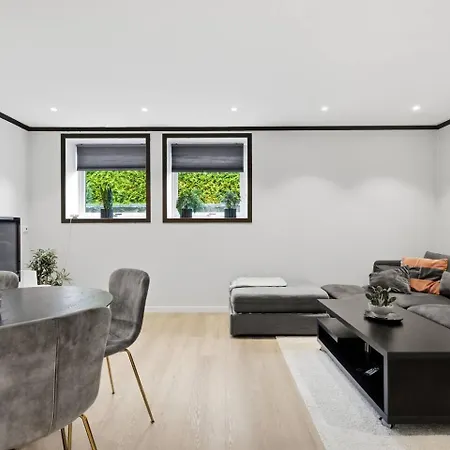 Apartment Fin Sentralt I Byen 2 Soverom 4 Sengeplasser *