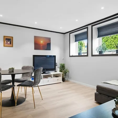 Apartment Fin Sentralt I Byen 2 Soverom 4 Sengeplasser